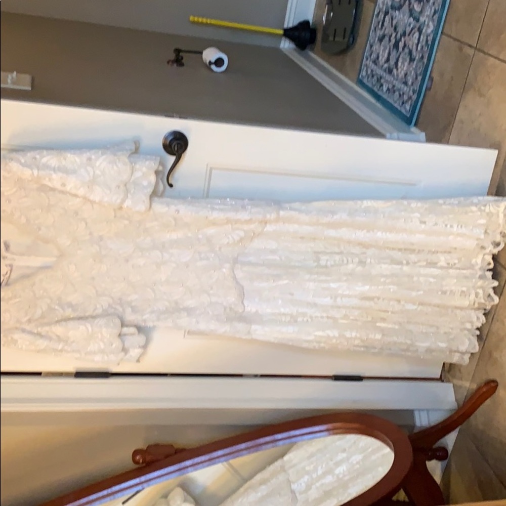 Med. Off-white full beaded dress Lawrence Kozar